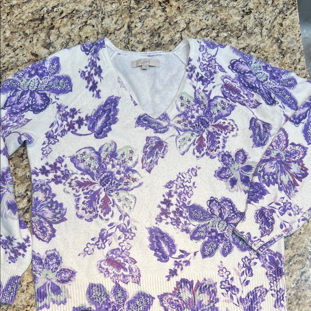 LOFT V-Neck Sweater with Purple Floral Design🤩
